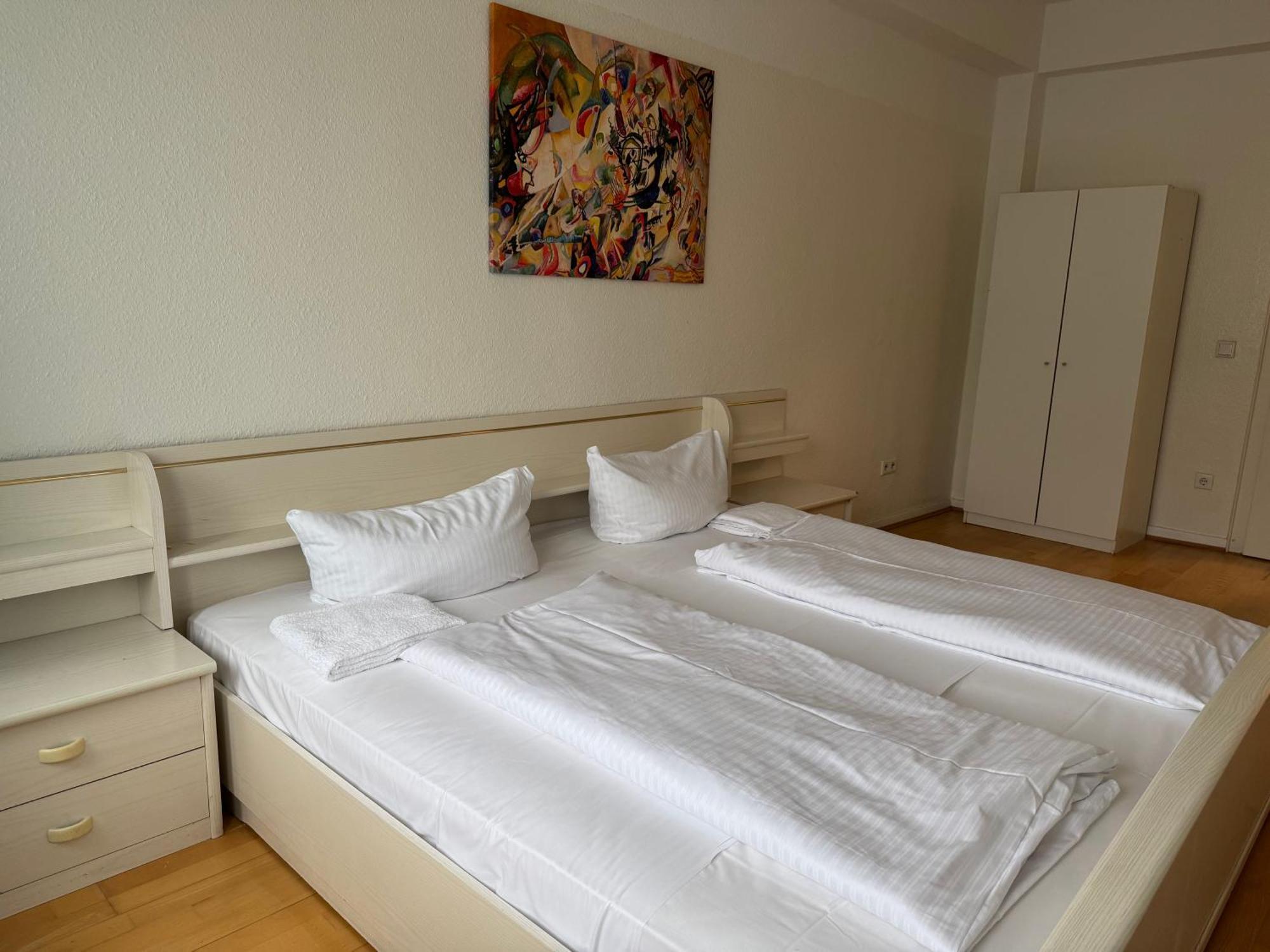 Graf-Adolflux Apartamento Düsseldorf Exterior foto