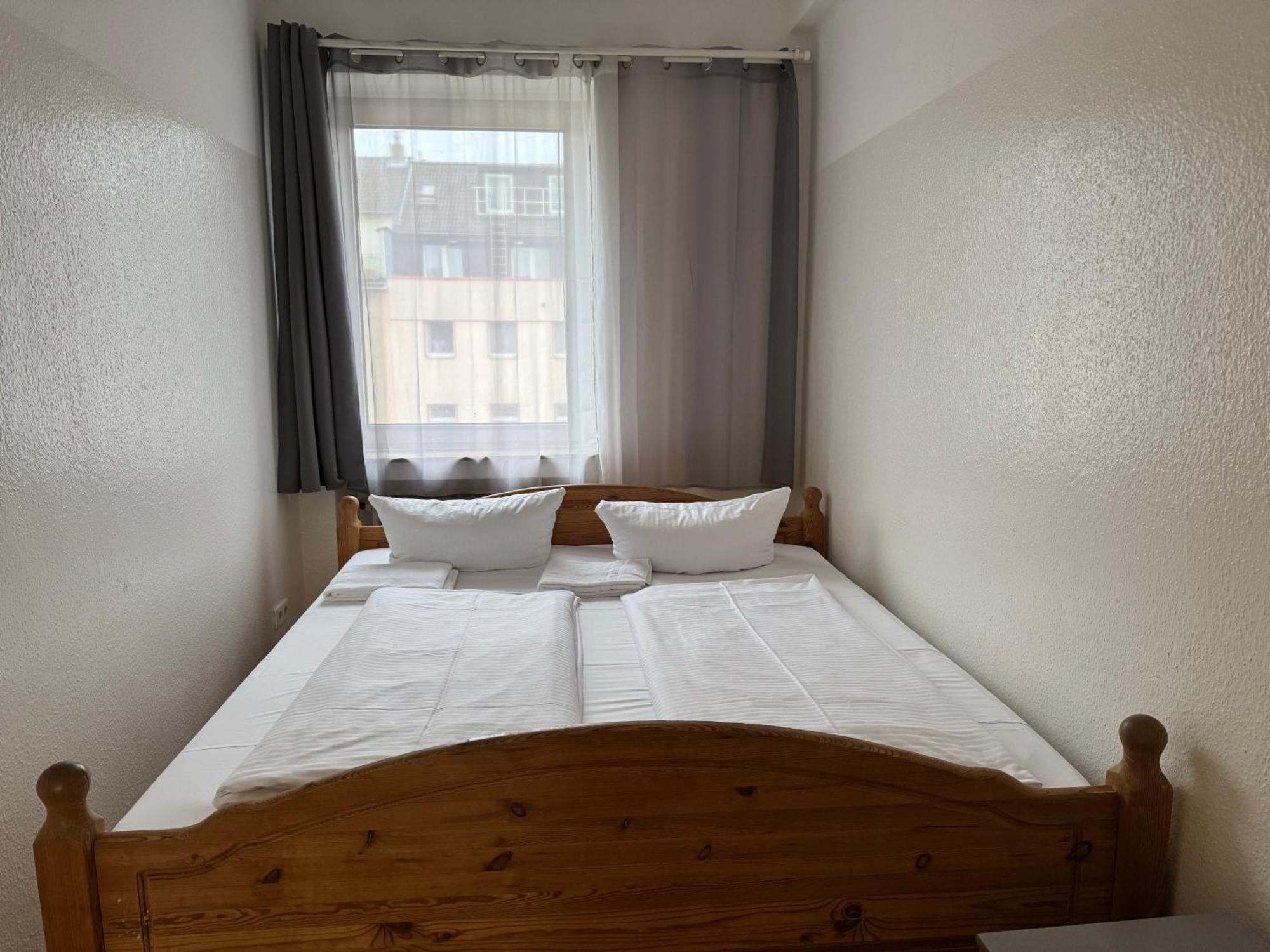 Graf-Adolflux Apartamento Düsseldorf Exterior foto